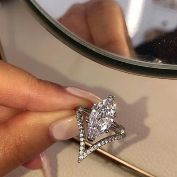 New Silver White Sapphire Marquise Ring - Picture 3 of 7